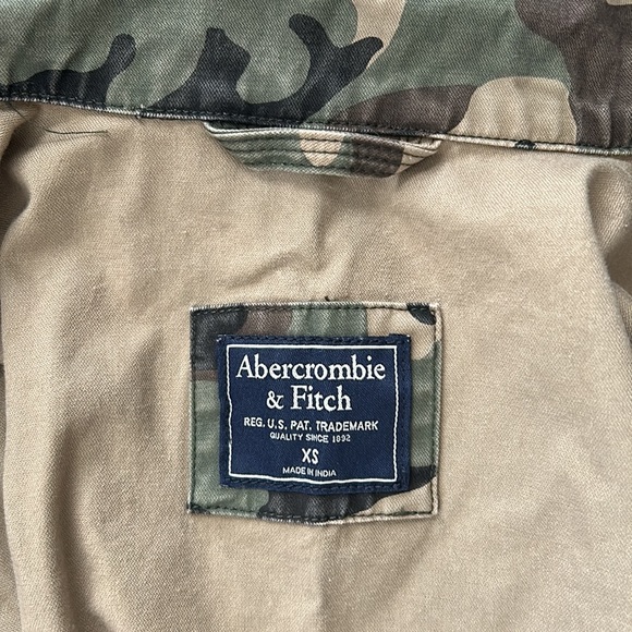 Crop Camo Jacket - Picture 5 of 5